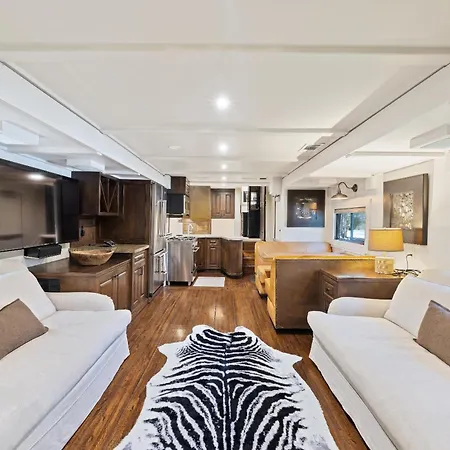 7744 Ranch Glamping Resort Austin Room photo