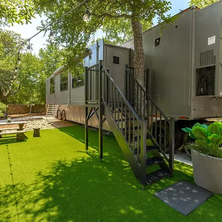 7744 Ranch Glamping Resort Austin Room photo